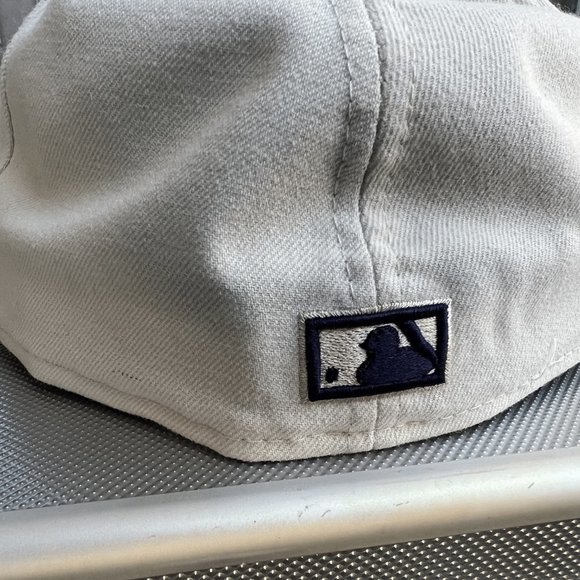 New Era MLB New York Mets “Enflame" fitted size 8 - Picture 2 of 5